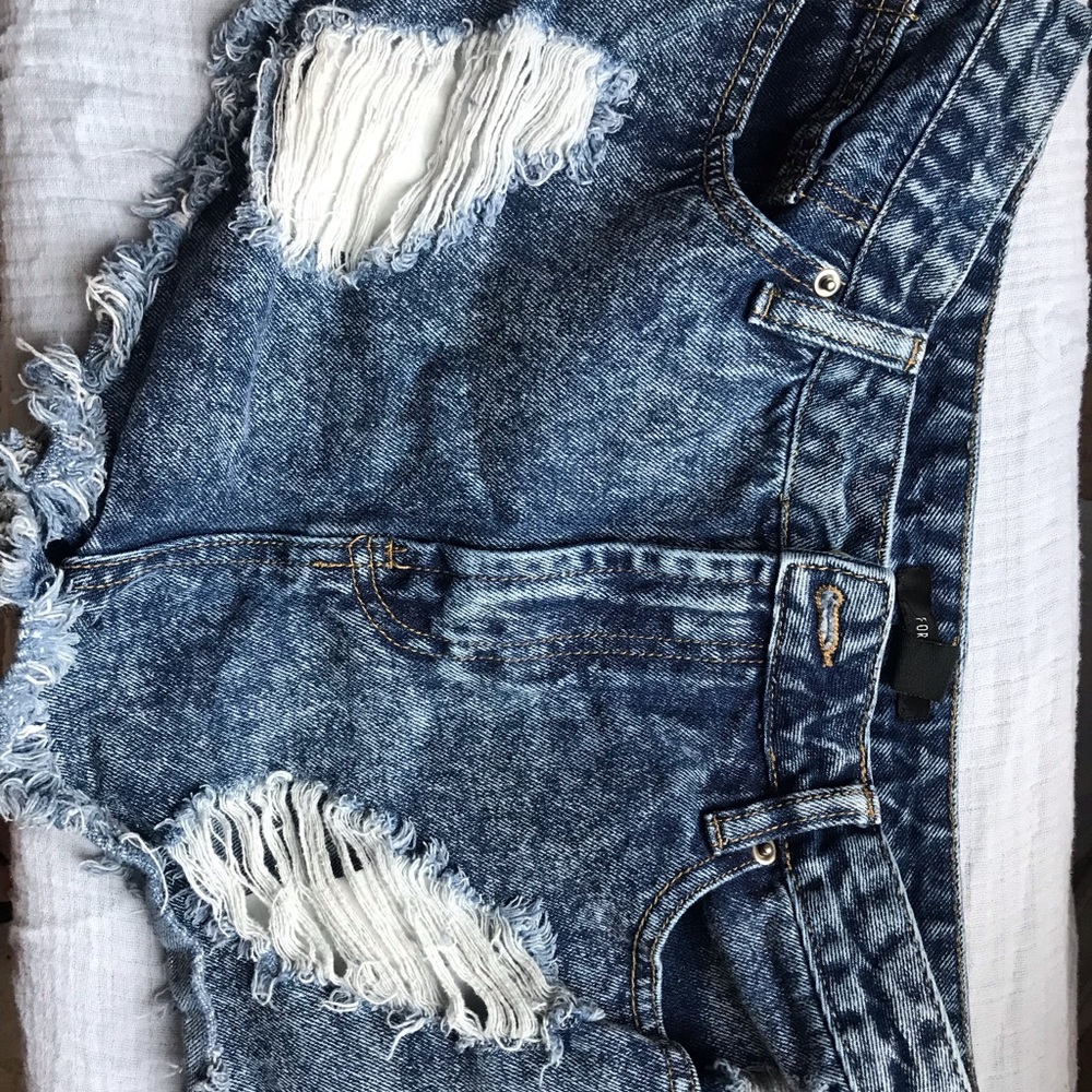 Stone washed high waist  shorts !